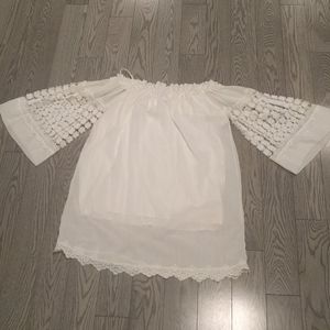 Absolutely beautiful white dress by freeway🌸🌸🌸